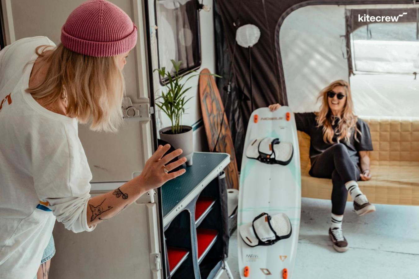 Przyczepy Kempingowe Chalupy 6, Kite Crew, W Maju Bez Przedsionkow Chałupy Exterior foto